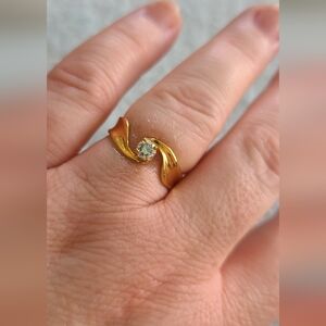 10kt Gold Plated Sterling Silver Swirl Solitaire Ring